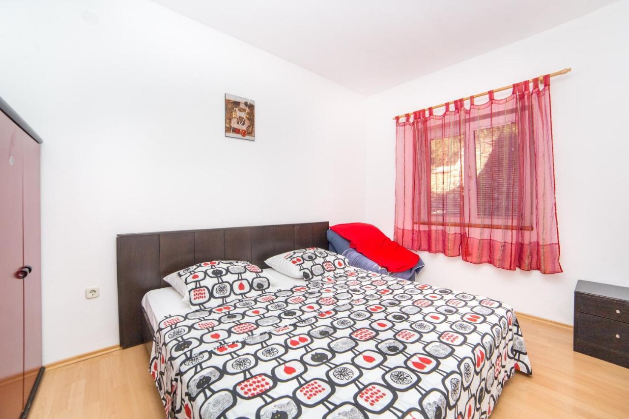 Apartment Jadranka Брист Екстериор снимка