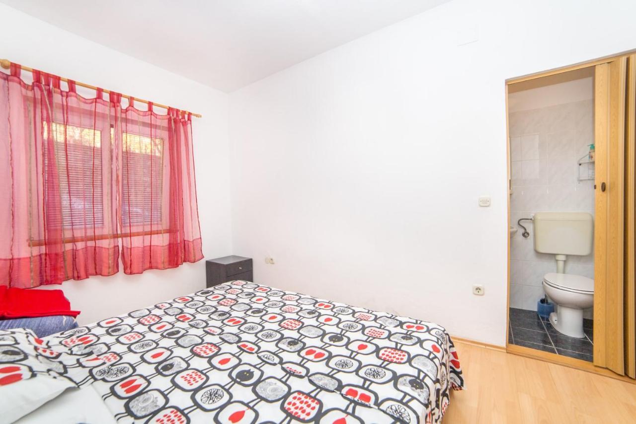 Apartment Jadranka Брист Екстериор снимка