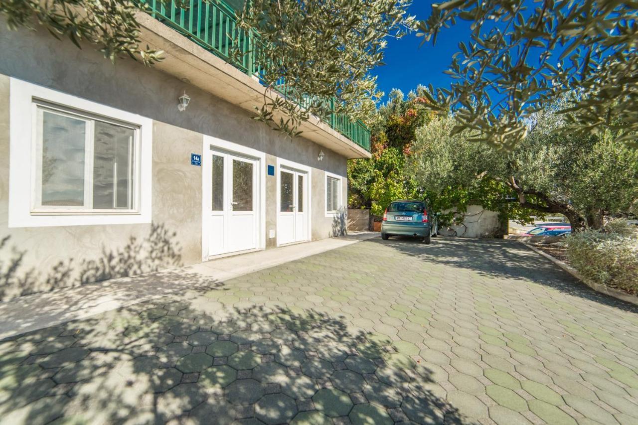 Apartment Jadranka Брист Екстериор снимка