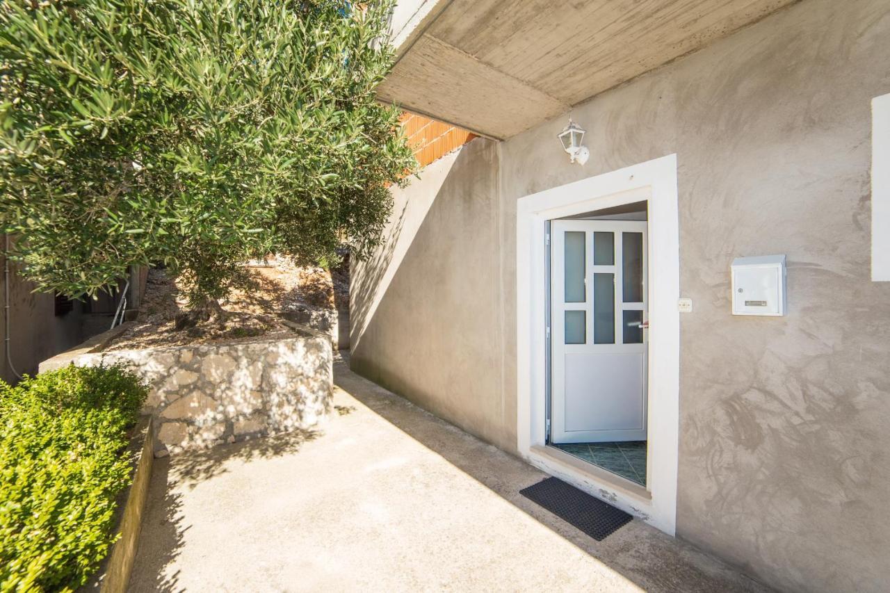 Apartment Jadranka Брист Екстериор снимка